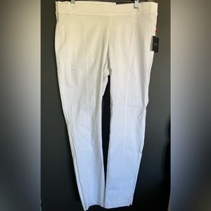 *NEW with Tags* White Straighy Leg Pants Petite